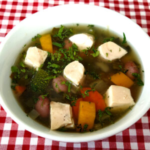Sopa de Verduras con Pollo